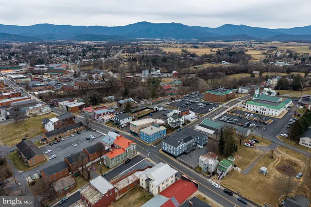 $429,900 | 221 West Main Street, Luray, VA 22835