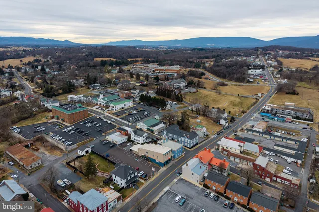 $429,900 | 221 West Main Street, Luray, VA 22835