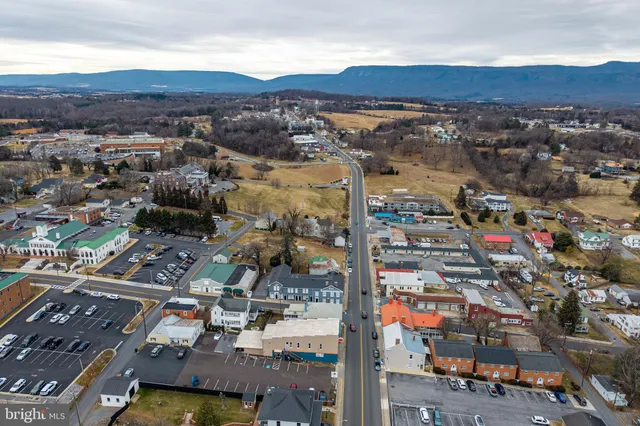 $429,900 | 221 West Main Street, Luray, VA 22835