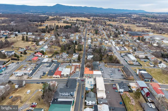 $429,900 | 221 West Main Street, Luray, VA 22835