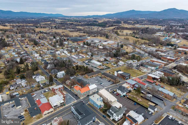 $429,900 | 221 West Main Street, Luray, VA 22835