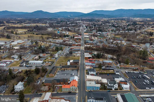 $429,900 | 221 West Main Street, Luray, VA 22835