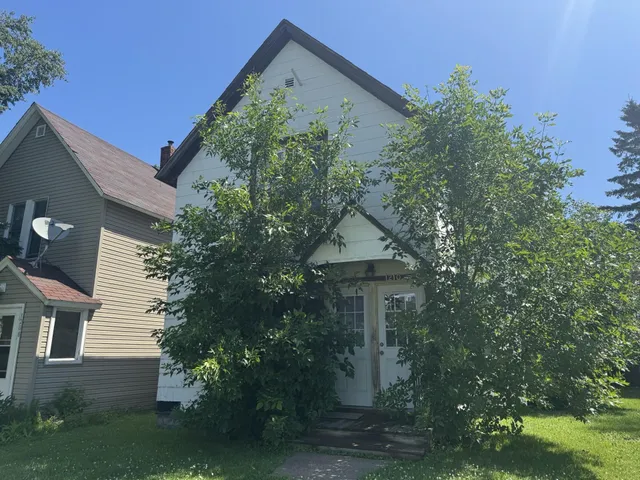 $184,900 | 1210 Grand Avenue, Superior, WI 54880