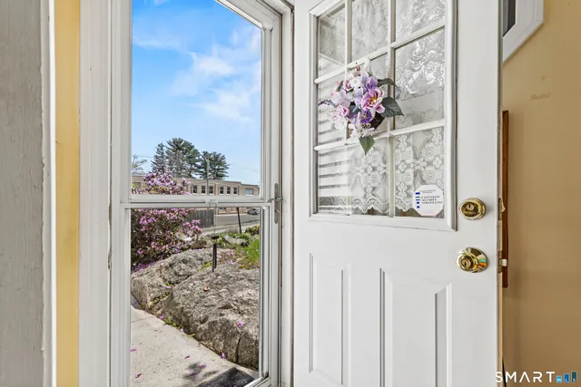 $1,800 | 46 Main Street, Unit 1, Centerbrook, CT 06409