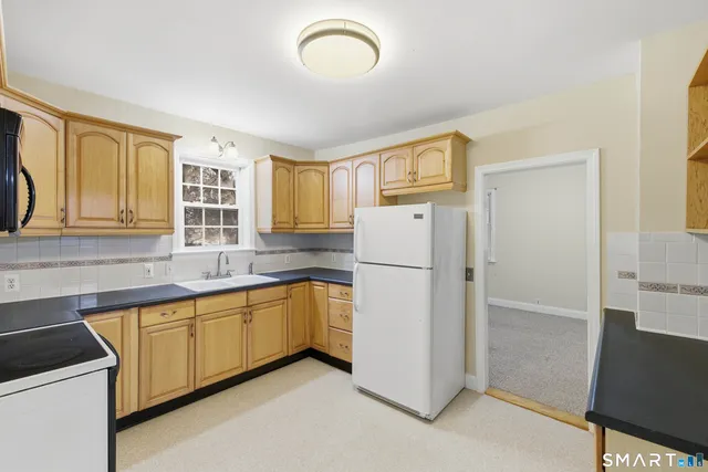 $1,800 | 46 Main Street, Unit 1, Centerbrook, CT 06409