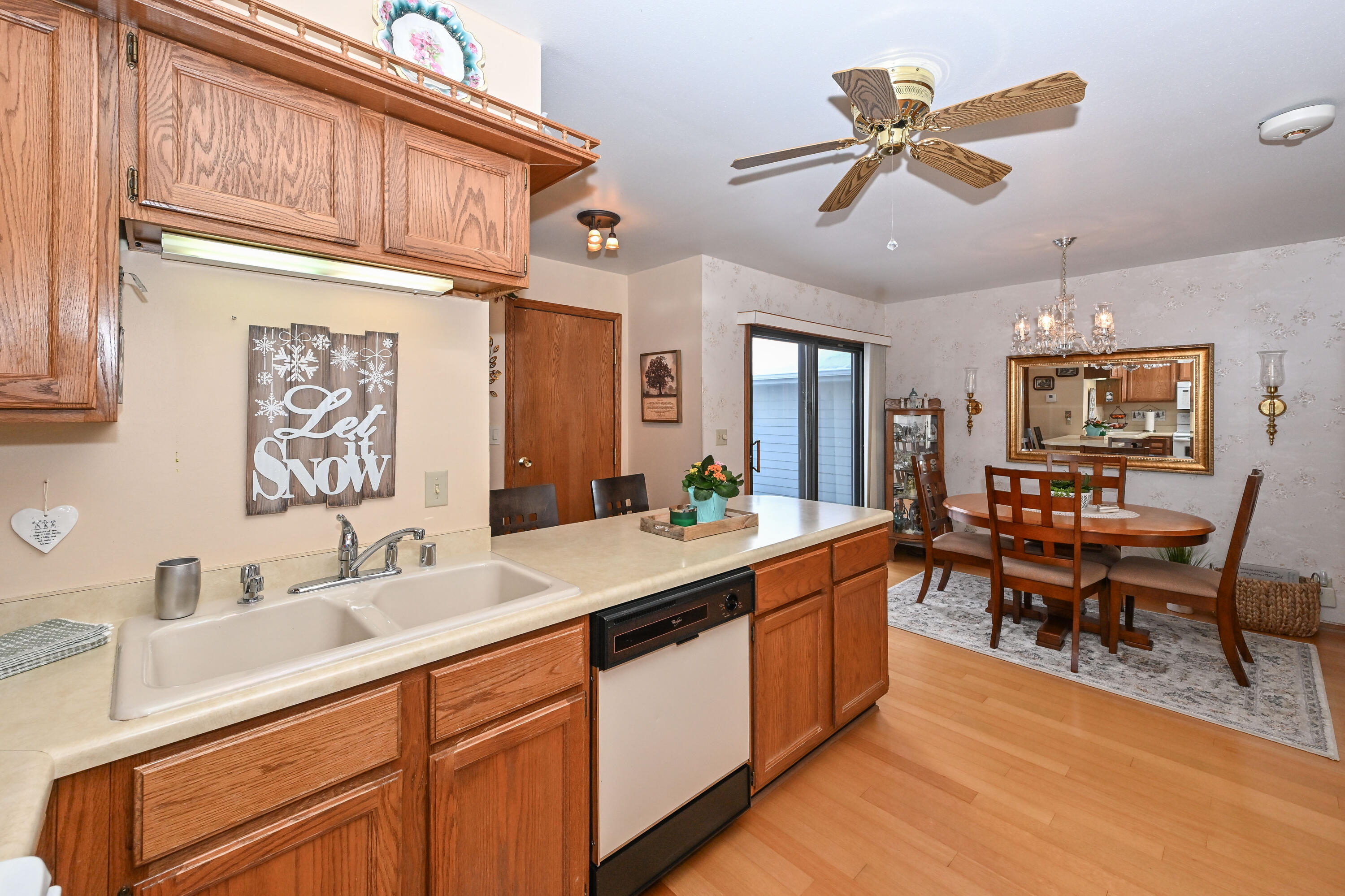 359 Lexington Court, Unit B Pewaukee, WI 53072 - Photo 15 of 35 Ample cabinet/counter space
