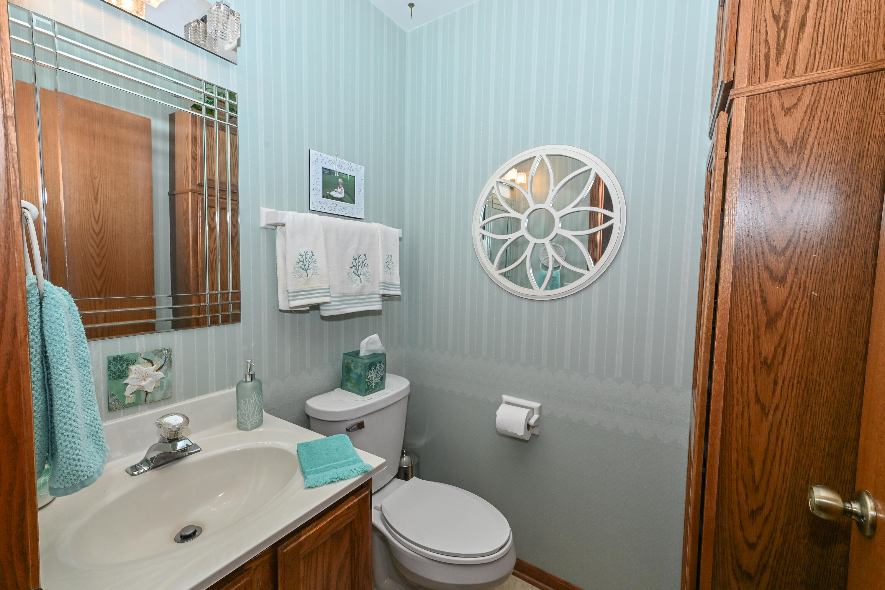 359 Lexington Court, Unit B Pewaukee, WI 53072 - Photo 18 of 35 Half bath