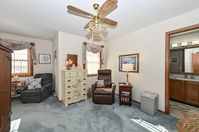 $279,900 | 359 Lexington Court, Unit B, Pewaukee, WI 53072