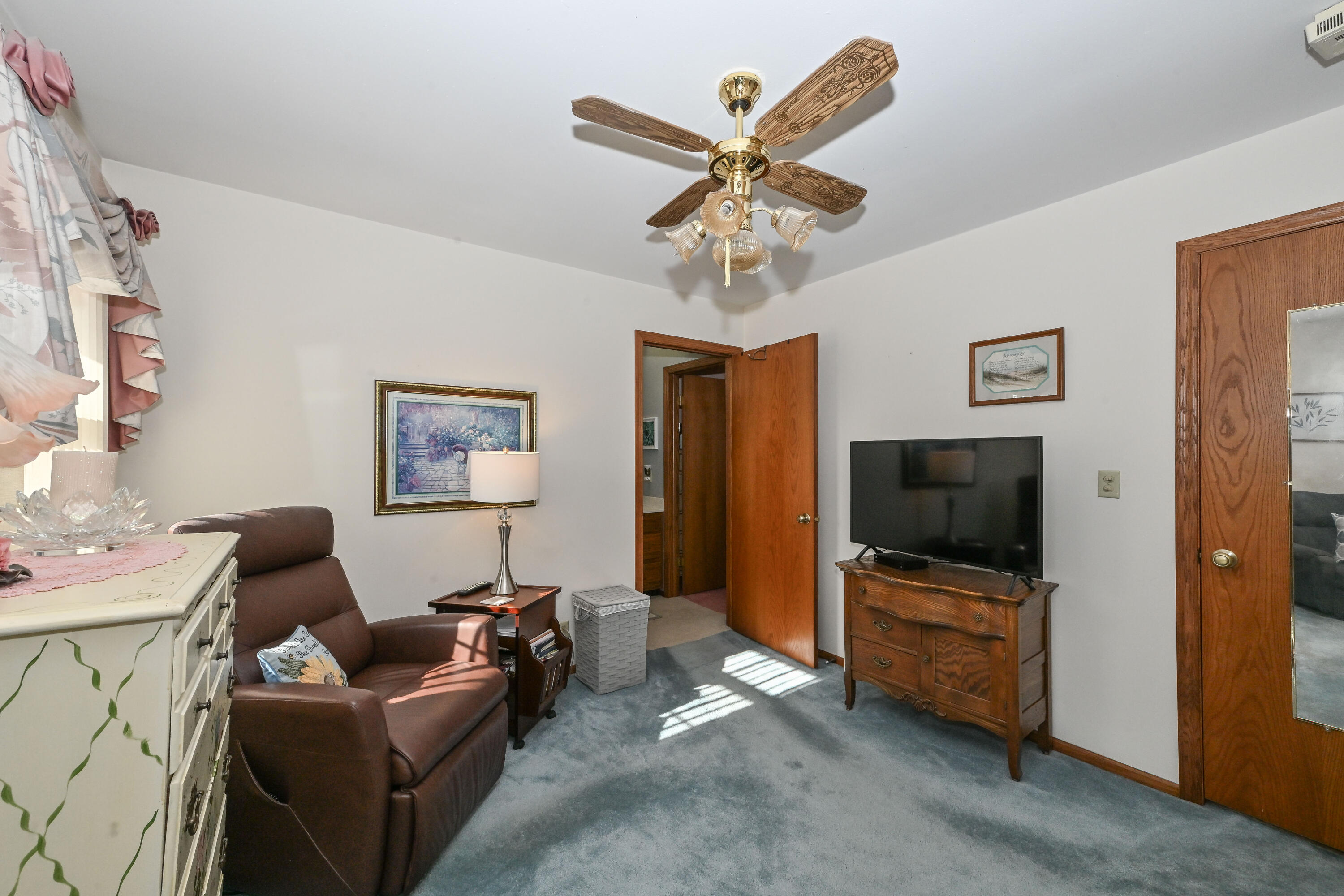 359 Lexington Court, Unit B Pewaukee, WI 53072 - Photo 29 of 35 Bedroom 2