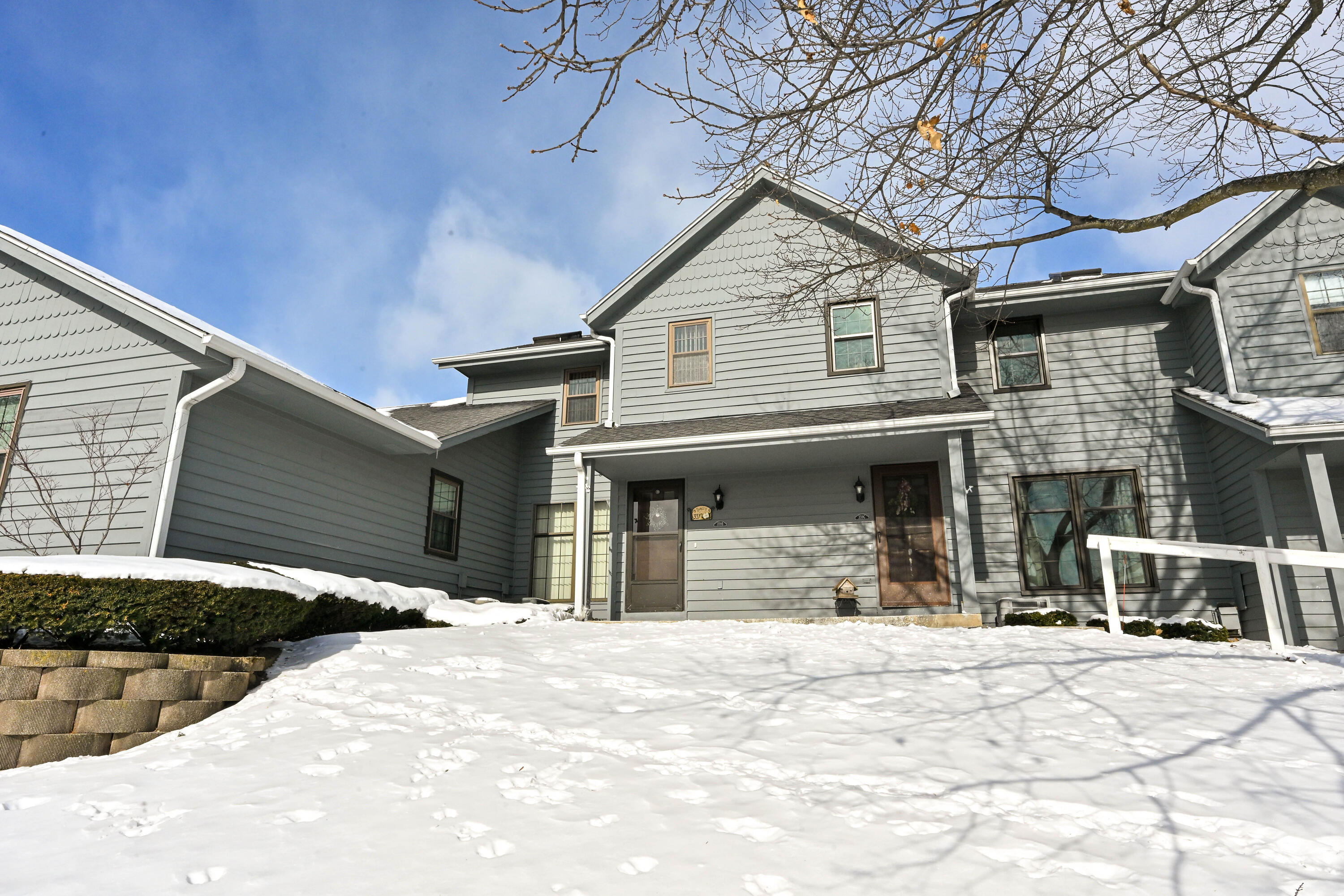 359 Lexington Court, Unit B Pewaukee, WI 53072 - Photo 30 of 35 Front of condo