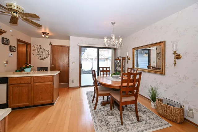 $279,900 | 359 Lexington Court, Unit B, Pewaukee, WI 53072