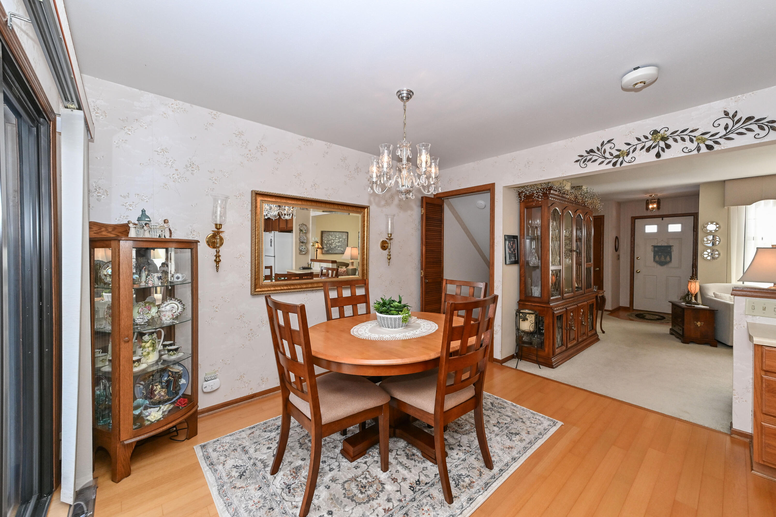 359 Lexington Court, Unit B Pewaukee, WI 53072 - Photo 10 of 35 Dining room