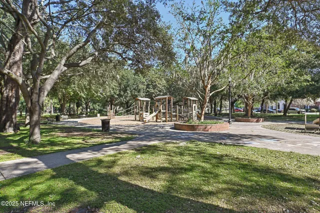 a view of yard with tree