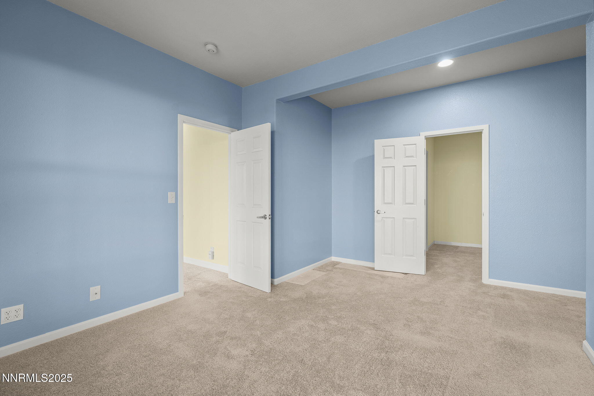 2636 Edgerock Road Reno, NV 89519 - Photo 30 of 54 an empty room with closet and a bathroom