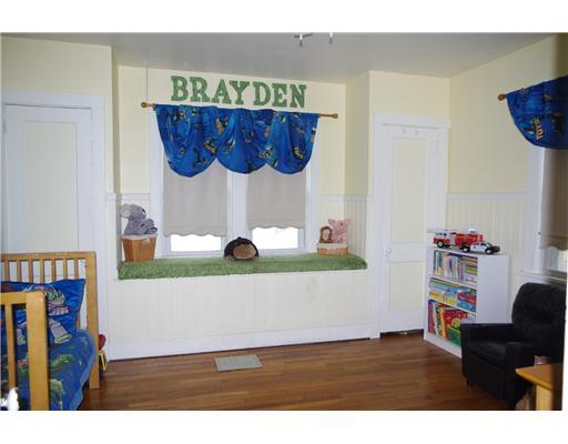 17 Rhodes Avenue Green Tree, PA 15220 - Photo 12 of 14 Bedroom. First Floor Bedroom. . .