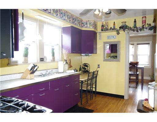 17 Rhodes Avenue Green Tree, PA 15220 - Photo 7 of 14 Kitchen. Great floor plan