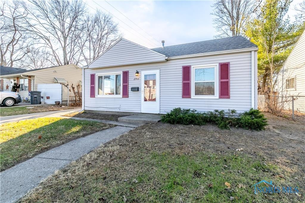 2703 West Laskey Road Toledo, OH 43613 - Photo 3 of 48 Gallery Image 3