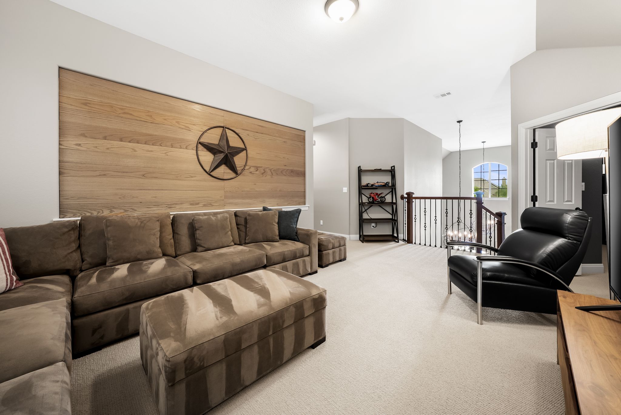 208 SANTALUZ Lane Austin, TX 78732 - Photo 22 of 40 Upstairs Rec/Family Room