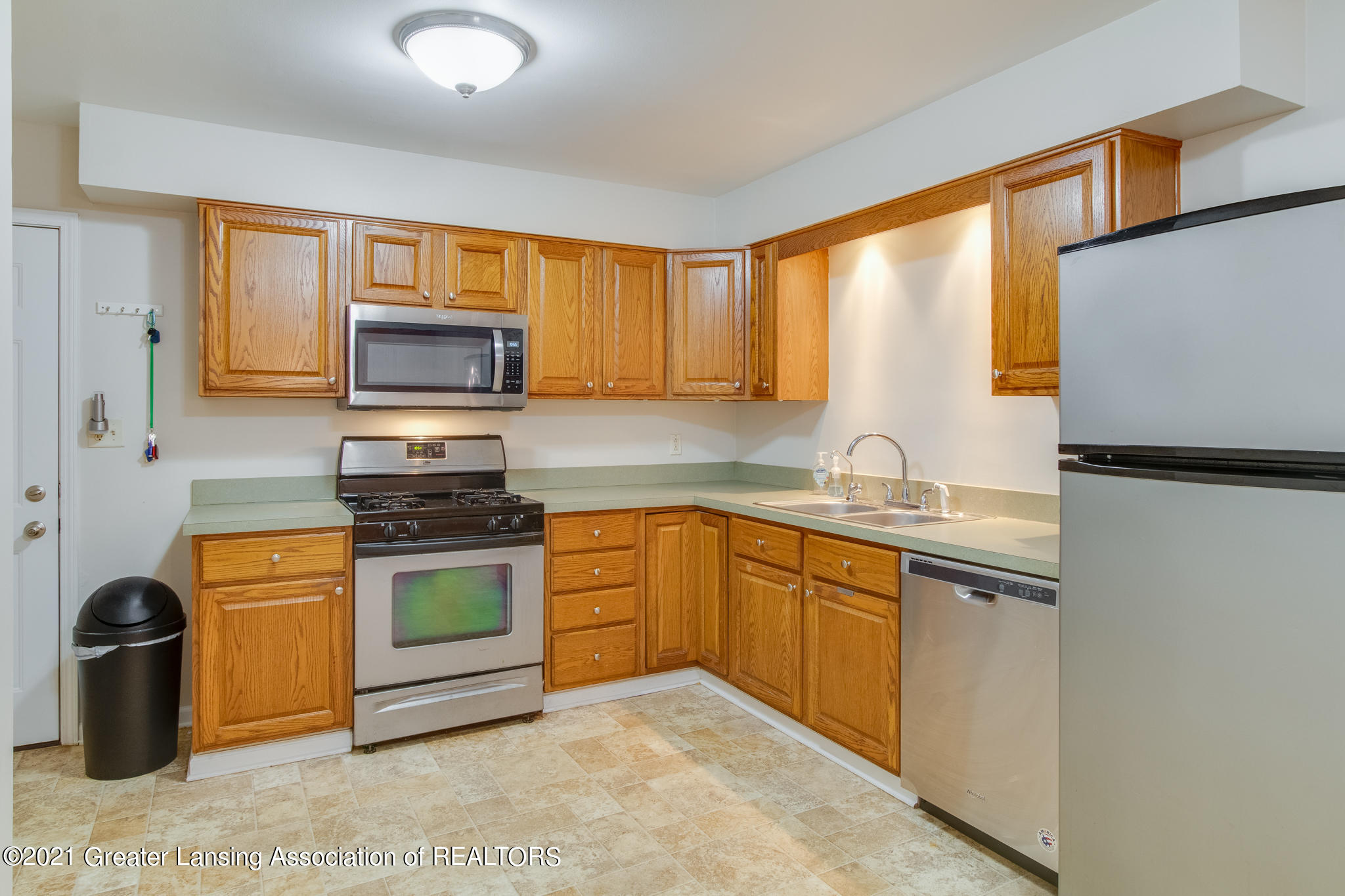 919 Wolverine Road Mason, MI 48854 - Photo 13 of 43 919_Wolverine_JEFF-34