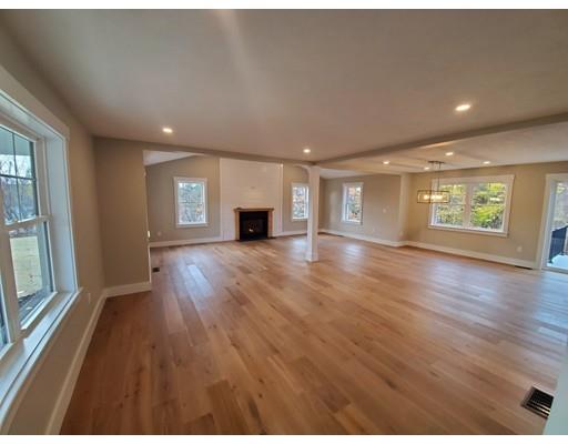 103 Youngs Road Lunenburg, MA 01462 - Photo 4 of 40