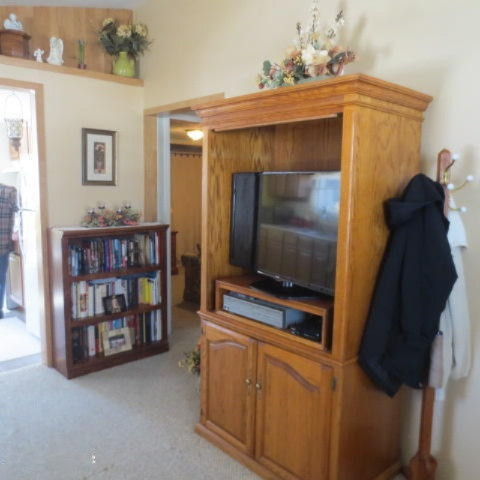 3530 Short Ridge Road Benton Harbor, MI 49022 - Photo 3 of 11 IMG_2342.JPG
