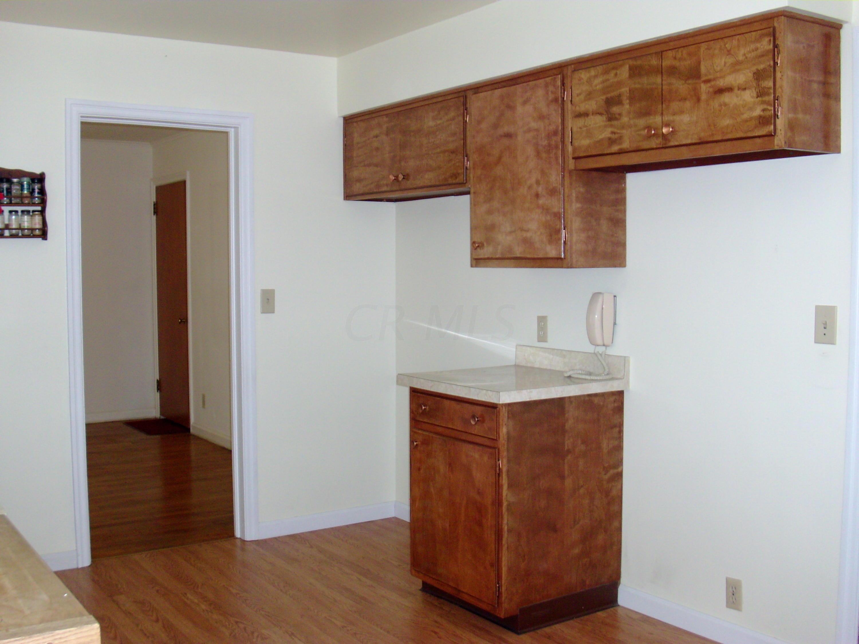 2390 Beaumont Road Upper Arlington, OH 43221 - Photo 8 of 28