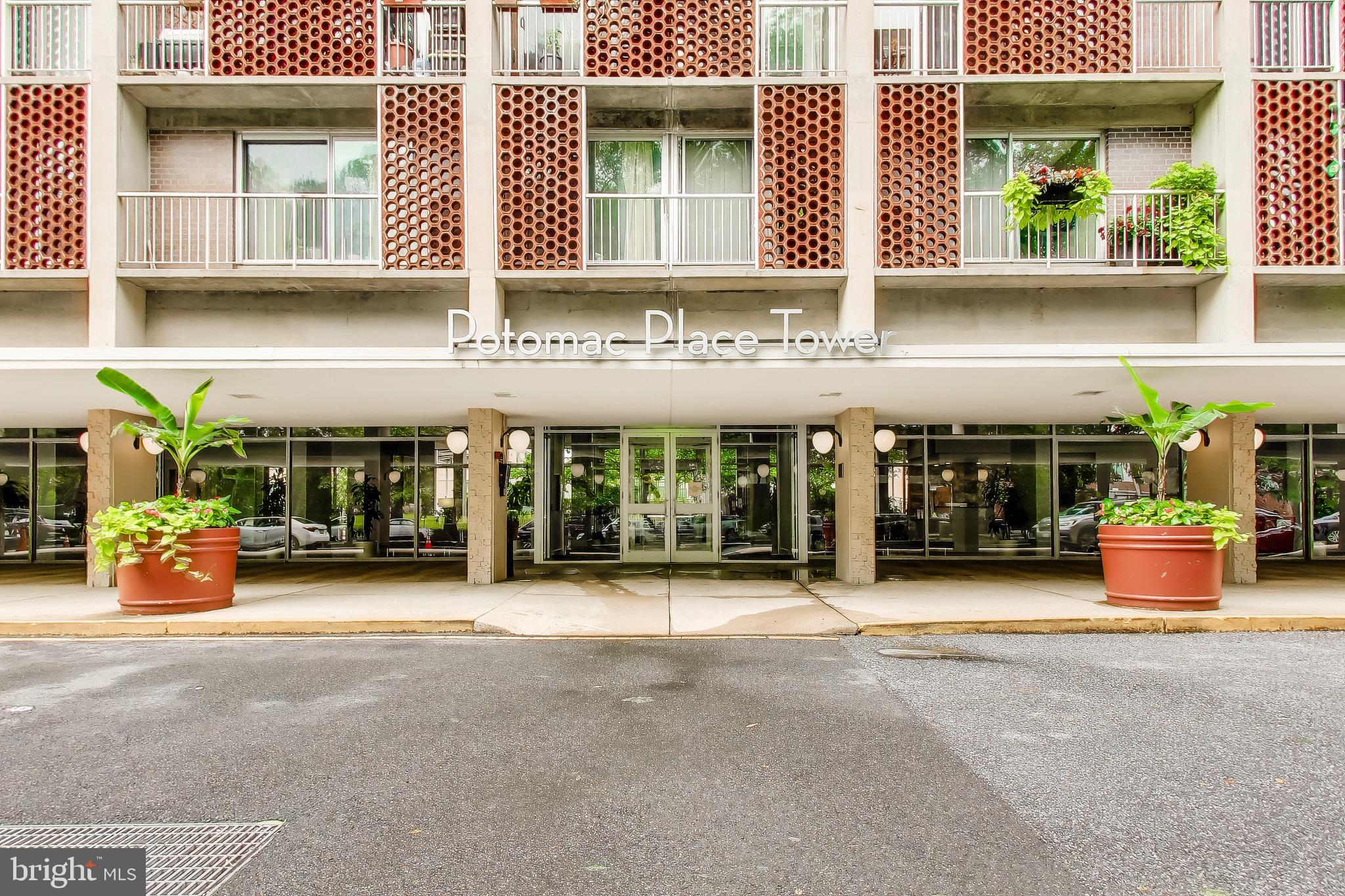 800 4th Street Southwest, Unit S525 Washington, DC 20024 - Photo 16 of 28