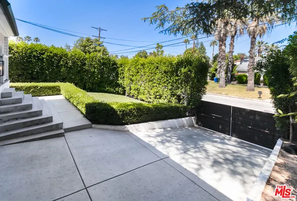 $1,149,000 | 5433 Tampa Avenue, Tarzana, CA 91356