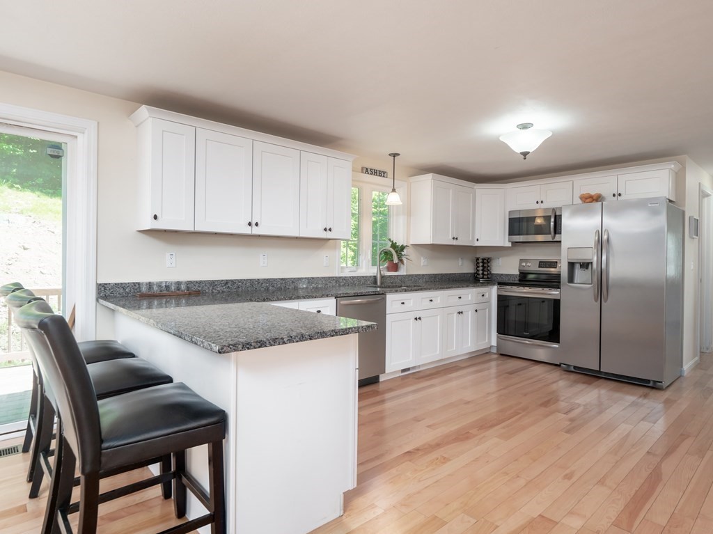 295 Bennett Road Ashby, MA 01431 - Photo 6 of 40