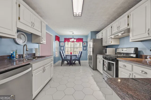 $315,000 | 11600 Spring Lake Way, Fayetteville, GA 30215