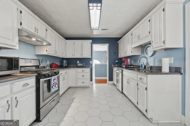 $315,000 | 11600 Spring Lake Way, Fayetteville, GA 30215