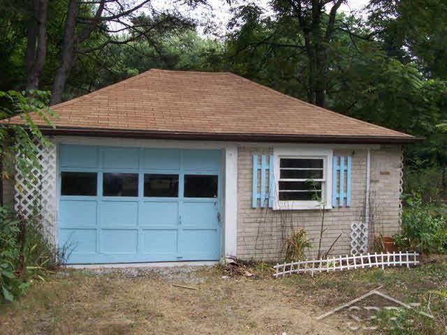 5581 Sheridan Road Saginaw, MI 48601 - Photo 7 of 7 20035173-6.JPG