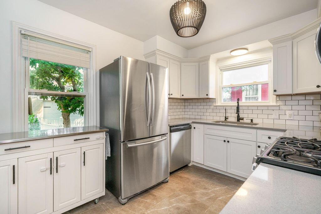 580 Richards Road Columbus, OH 43214 - Photo 11 of 42 Updated kitchen