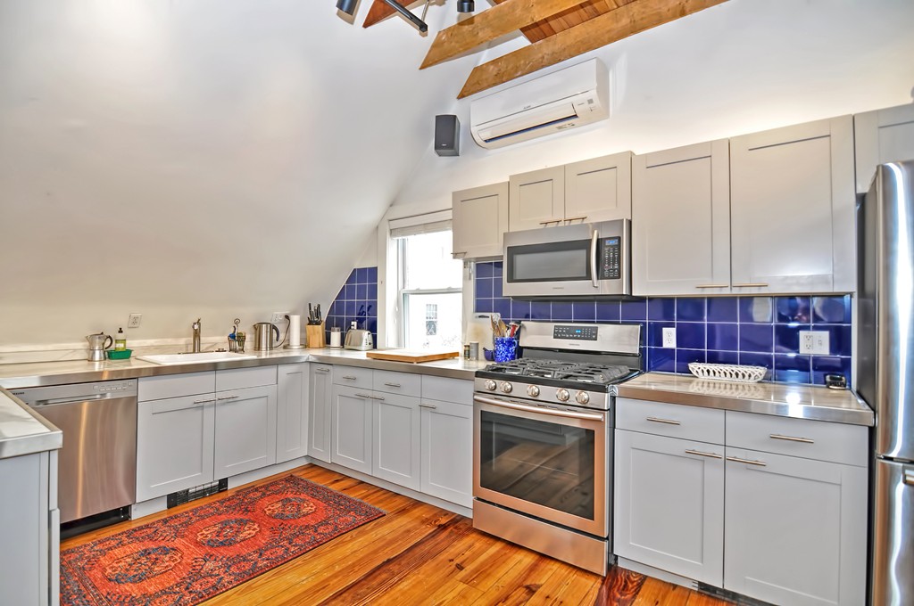 54 Spring Street Somerville, MA 02143 - Photo 11 of 30 Gallery Image 11