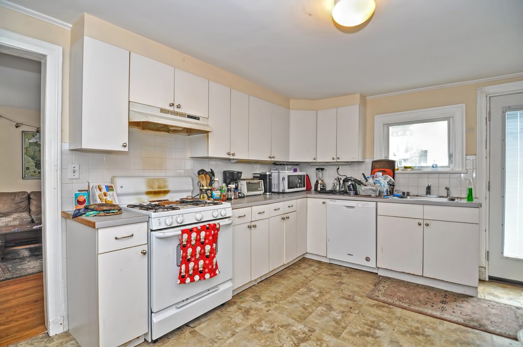 54 Spring Street Somerville, MA 02143 - Photo 18 of 30 Gallery Image 18