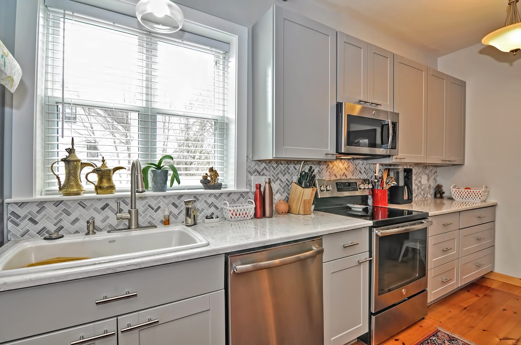 54 Spring Street Somerville, MA 02143 - Photo 5 of 30 Gallery Image 5