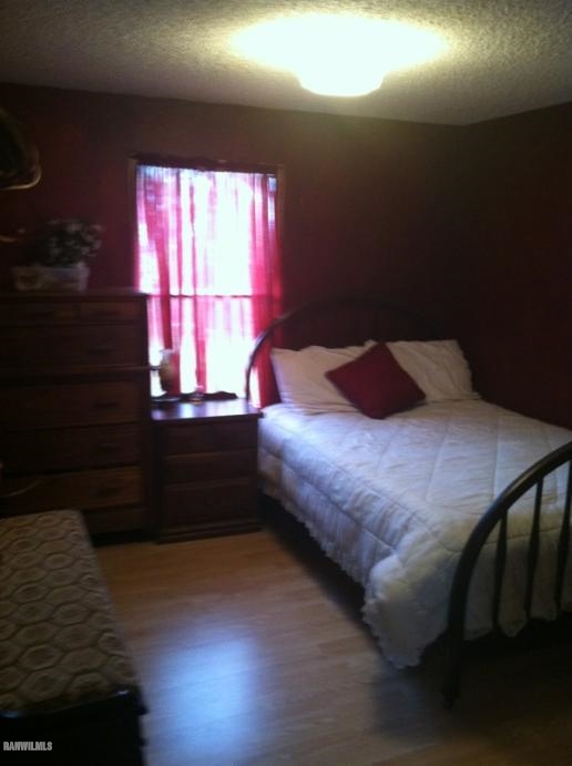 4914 West Winneshiek Road Freeport, IL 61032 - Photo 4 of 22 Gallery Image 4