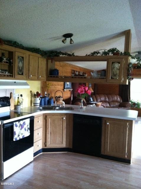 4914 West Winneshiek Road Freeport, IL 61032 - Photo 5 of 22 Gallery Image 5
