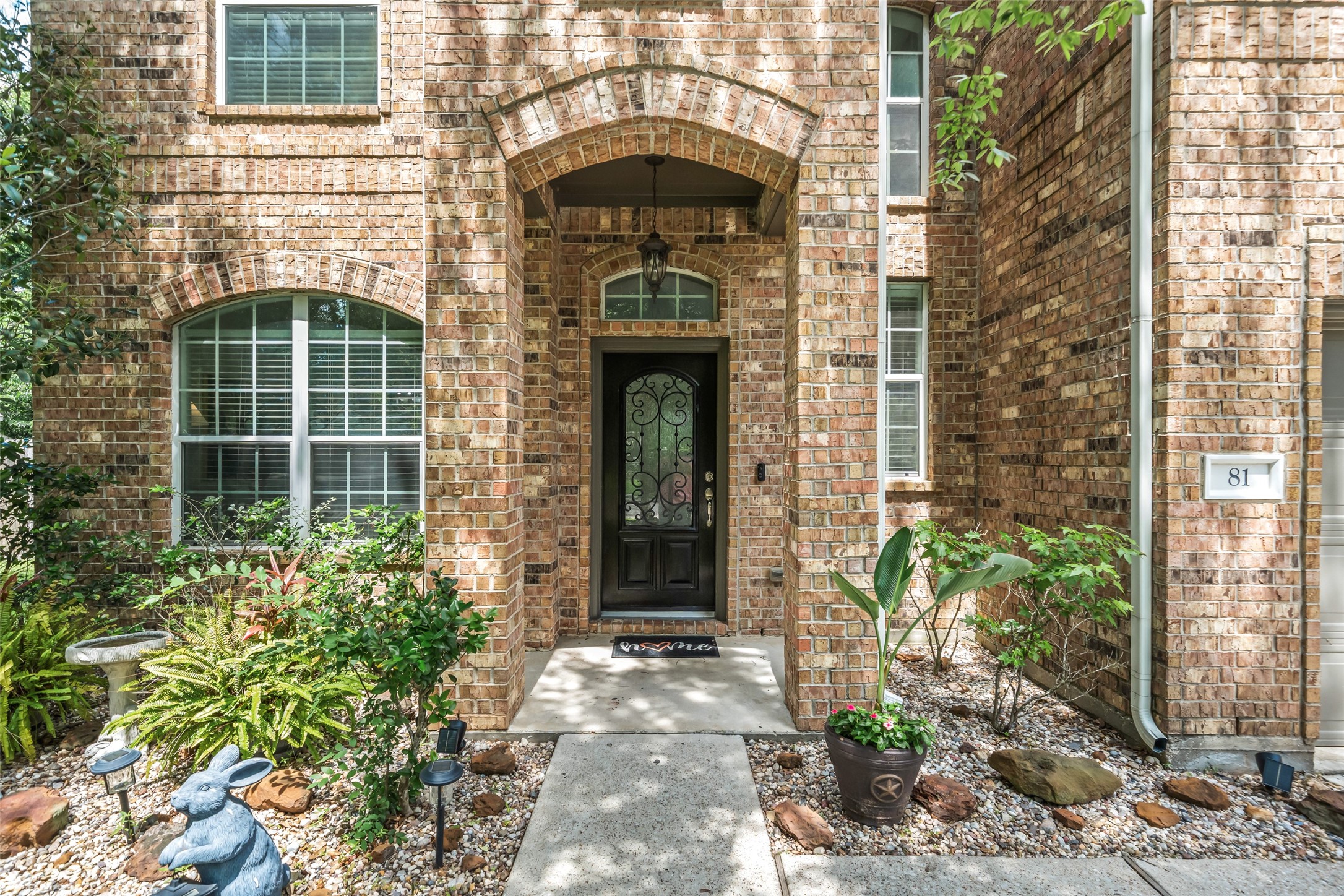 81 Palos Verde Conroe, TX 77304 - Photo 2 of 36 Stunning brick home on large lot