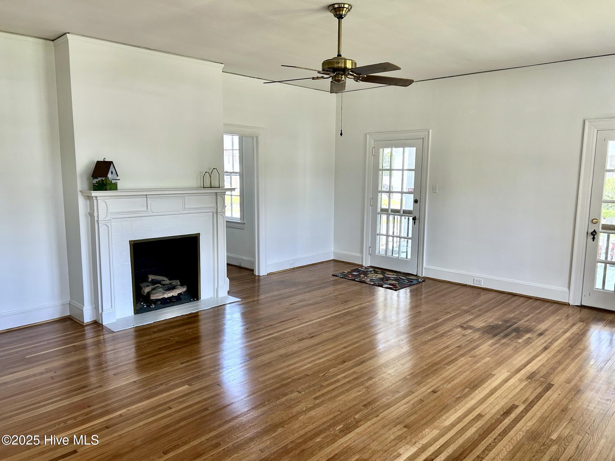917 Fayetteville Road Rockingham, NC 28379 - Photo 4 of 35 living room
