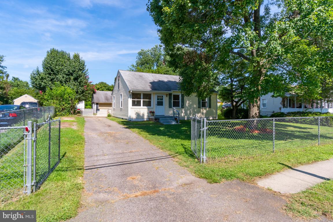 14702 Featherstone Road Woodbridge, VA 22191 - Photo 2 of 41 Gallery Image 2