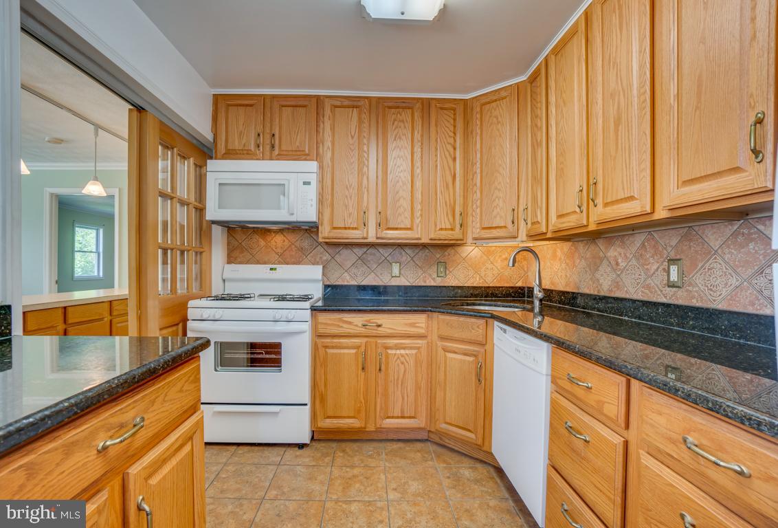 14702 Featherstone Road Woodbridge, VA 22191 - Photo 19 of 41 Gallery Image 19