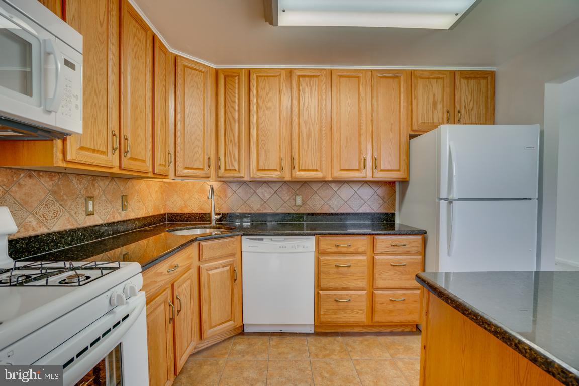 14702 Featherstone Road Woodbridge, VA 22191 - Photo 20 of 41 Gallery Image 20