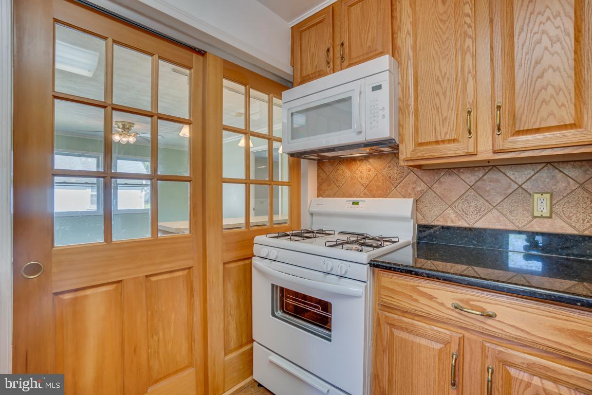 14702 Featherstone Road Woodbridge, VA 22191 - Photo 21 of 41 Gallery Image 21