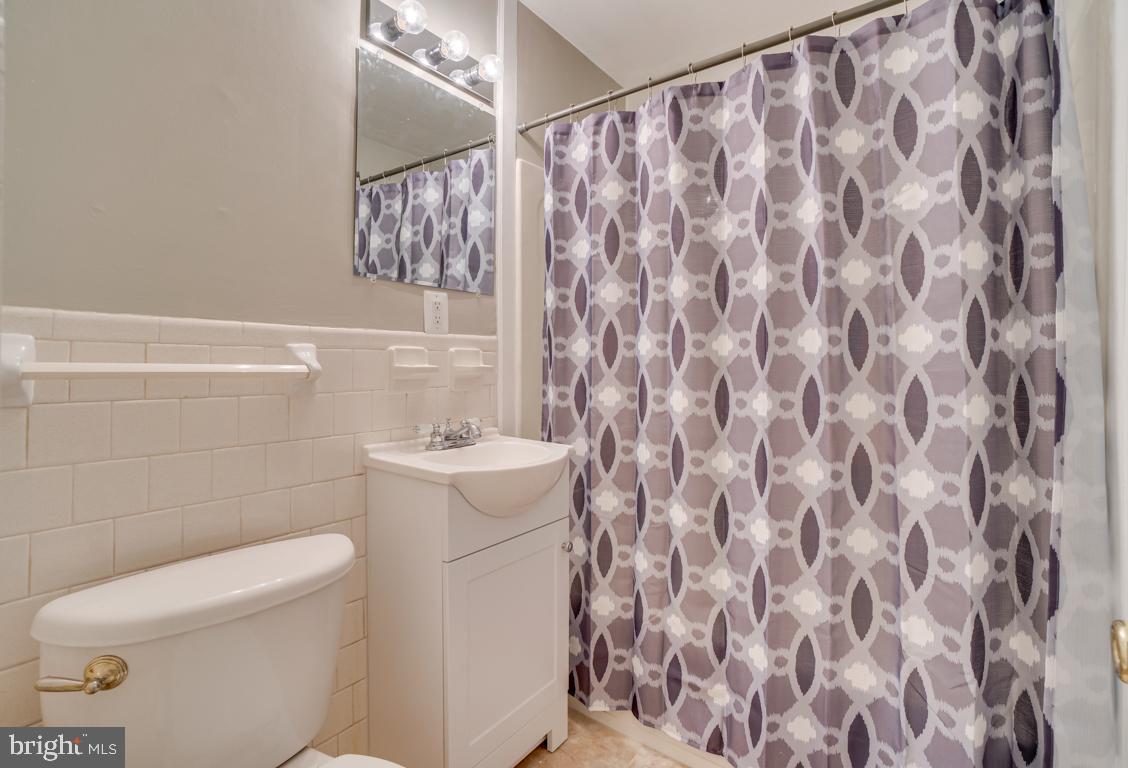 14702 Featherstone Road Woodbridge, VA 22191 - Photo 33 of 41 Gallery Image 33