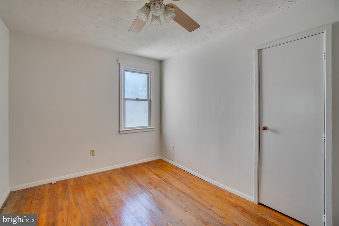 14702 Featherstone Road Woodbridge, VA 22191 - Photo 35 of 41 Gallery Image 35