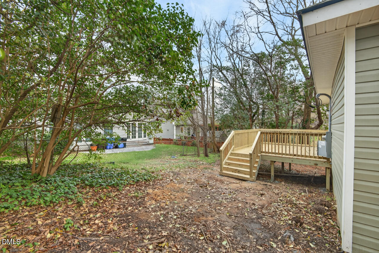 1107 Franklin Street Durham, NC 27701 - Photo 14 of 21 1107 Franklin - New Deck