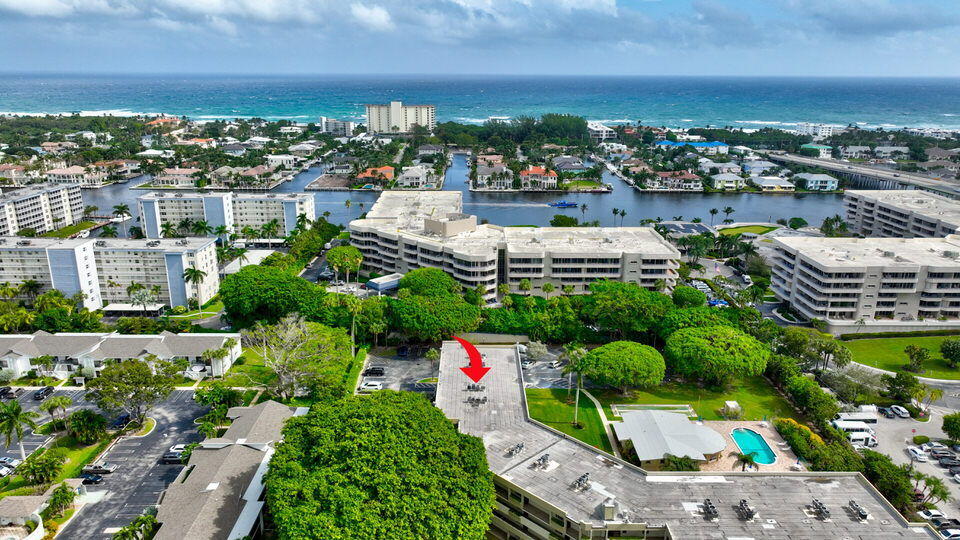 555 Banyan Tree Lane, Unit 302 Delray Beach, FL 33483 - Photo 28 of 69 a city view