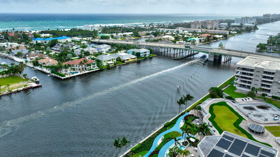 555 Banyan Tree Lane, Unit 302 Delray Beach, FL 33483 - Photo 31 of 69 31-web-or-mls-DJI_0318_19_20_21_22