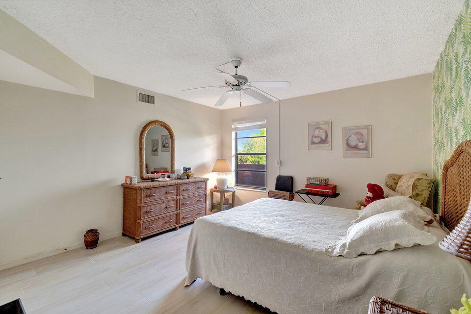 555 Banyan Tree Lane, Unit 302 Delray Beach, FL 33483 - Photo 59 of 69 59-web-or-mls-DSC_0810